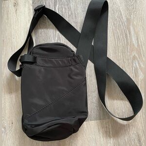 Black Nylon Water Bottle Bag with Zipper compartment